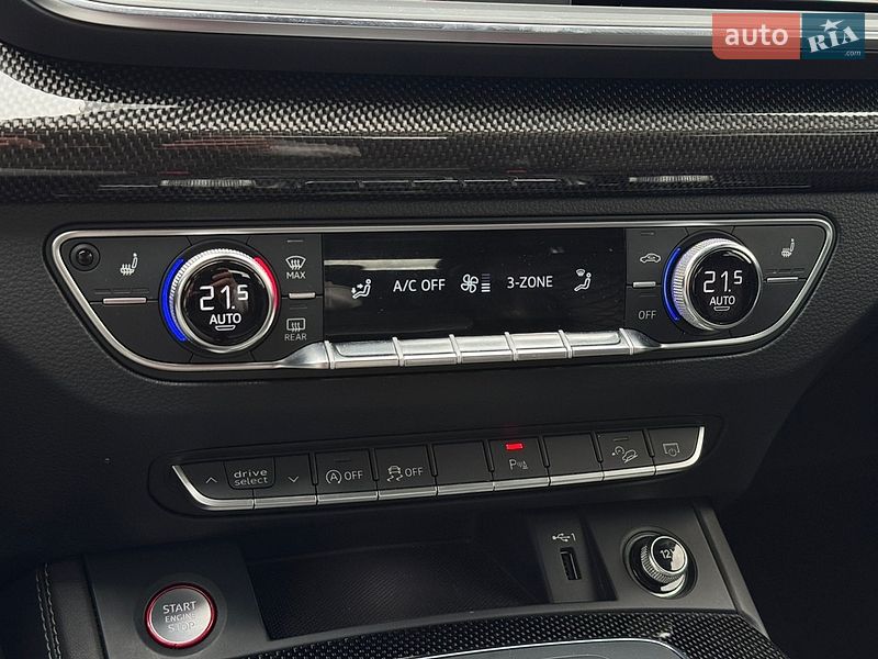 Внедорожник / Кроссовер Audi SQ5 2019 в Киеве