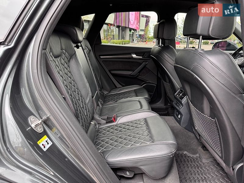 Внедорожник / Кроссовер Audi SQ5 2019 в Киеве