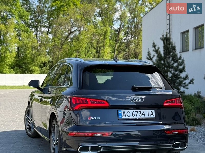 Позашляховик / Кросовер Audi SQ5 2017 в Луцьку