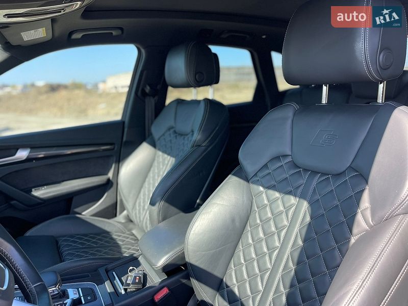 Внедорожник / Кроссовер Audi SQ5 2019 в Ровно