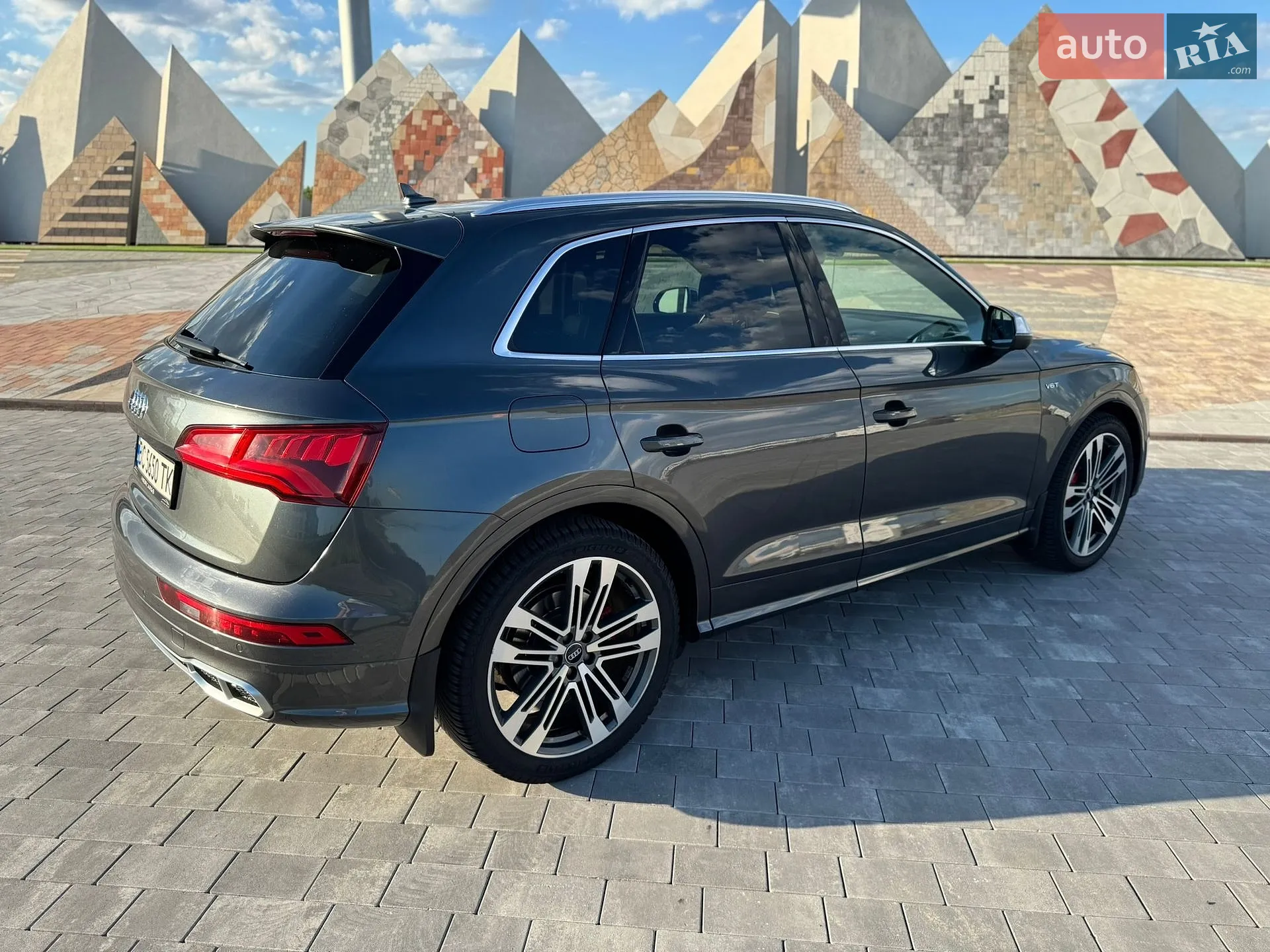 2018 Audi SQ5 - мініатюра 2