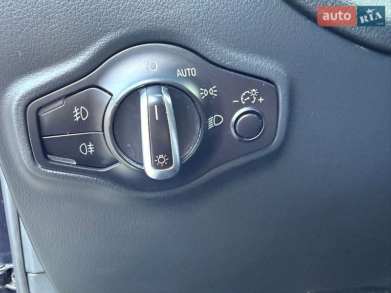 Позашляховик / Кросовер Audi SQ5 2015 в Кривому Розі