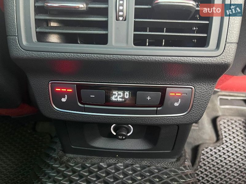 Внедорожник / Кроссовер Audi SQ5 2020 в Киеве
