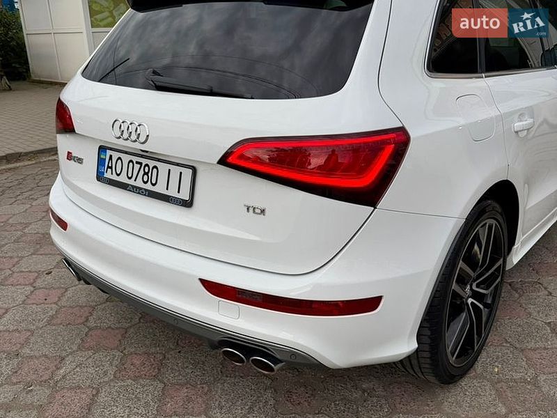 Позашляховик / Кросовер Audi SQ5 2013 в Мукачевому