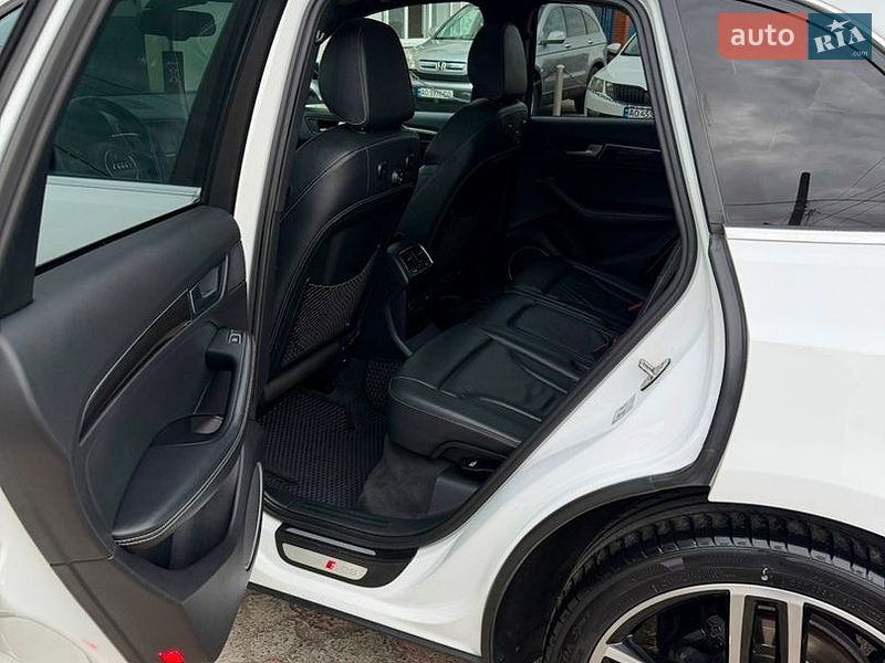 Позашляховик / Кросовер Audi SQ5 2013 в Мукачевому