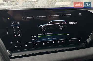 Внедорожник / Кроссовер Audi SQ6 Sportback e-tron 2024 в 
