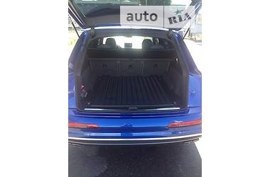 Внедорожник / Кроссовер Audi SQ7 2016 в 