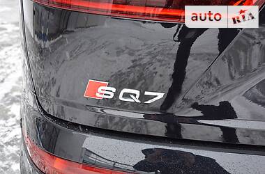 Внедорожник / Кроссовер Audi SQ7 2018 в Киеве