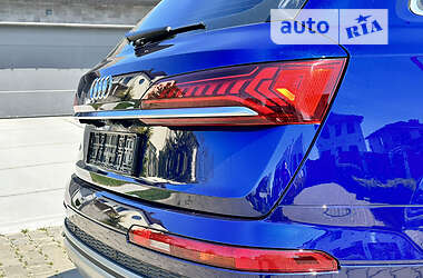 Внедорожник / Кроссовер Audi SQ7 2021 в 