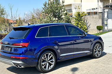 Внедорожник / Кроссовер Audi SQ7 2021 в 