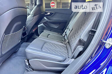 Внедорожник / Кроссовер Audi SQ7 2021 в 