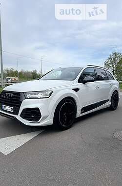 Внедорожник / Кроссовер Audi SQ7 2017 в 