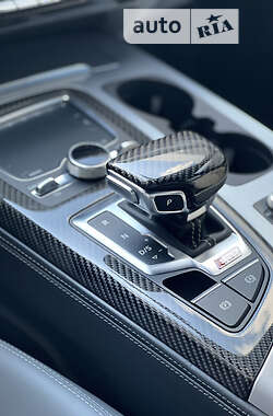 Внедорожник / Кроссовер Audi SQ7 2017 в 