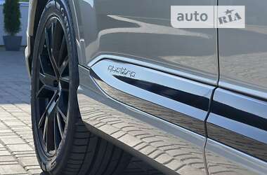 Внедорожник / Кроссовер Audi SQ7 2016 в 