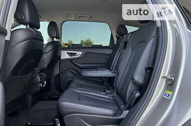 Внедорожник / Кроссовер Audi SQ7 2016 в 