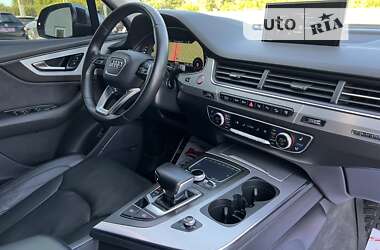 Внедорожник / Кроссовер Audi SQ7 2016 в 