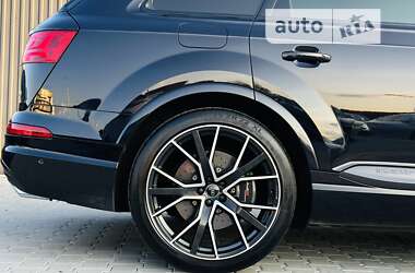 Внедорожник / Кроссовер Audi SQ7 2018 в 