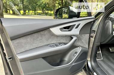 Внедорожник / Кроссовер Audi SQ7 2021 в 