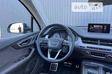 Внедорожник / Кроссовер Audi SQ7 2017 в Мукачево