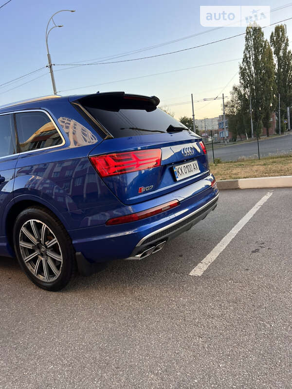 Позашляховик / Кросовер Audi SQ7 2017 в Києві