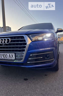 Внедорожник / Кроссовер Audi SQ7 2017 в 