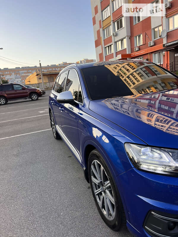 Позашляховик / Кросовер Audi SQ7 2017 в Києві