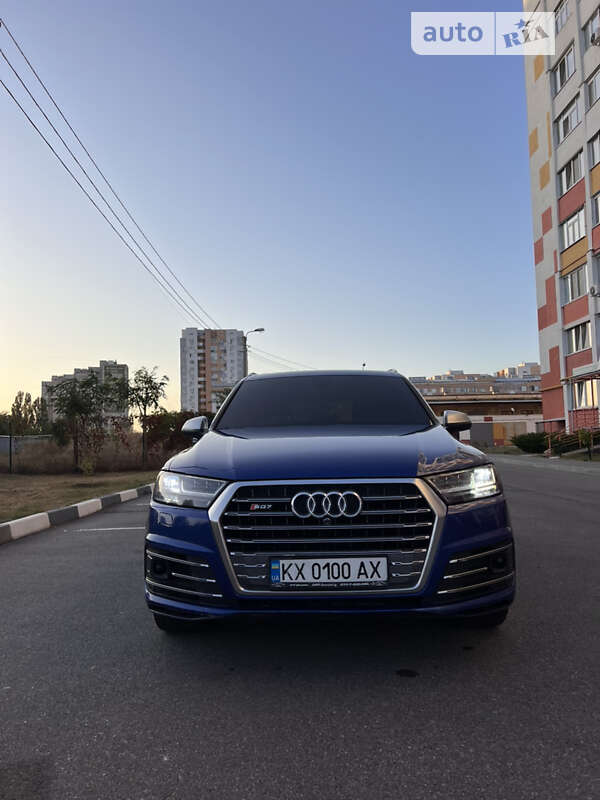 Позашляховик / Кросовер Audi SQ7 2017 в Києві