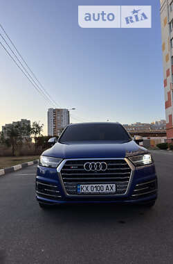 Внедорожник / Кроссовер Audi SQ7 2017 в 
