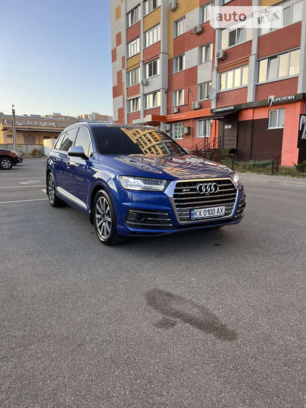 Позашляховик / Кросовер Audi SQ7 2017 в Києві