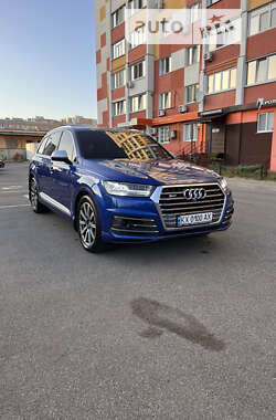Внедорожник / Кроссовер Audi SQ7 2017 в 