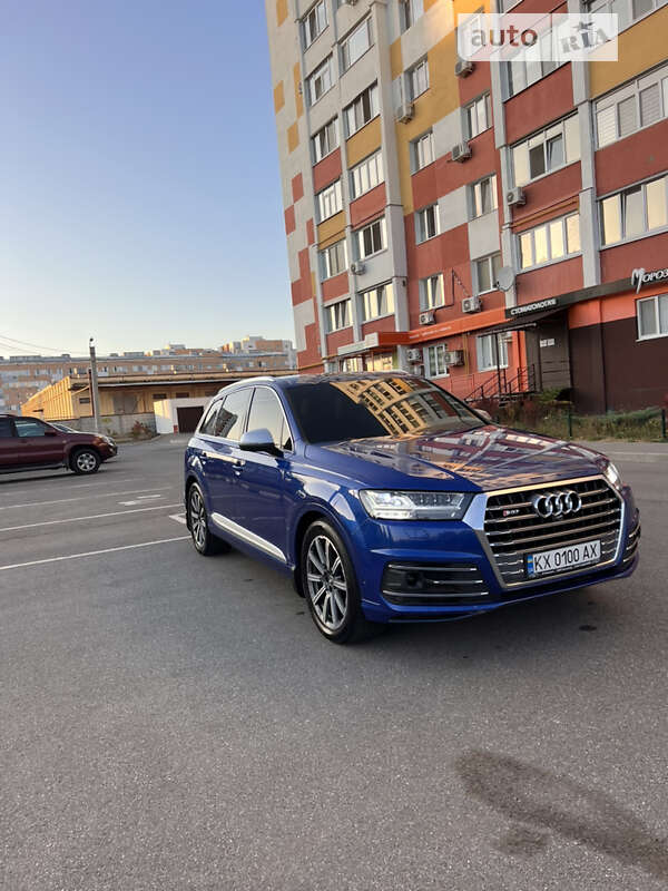 Позашляховик / Кросовер Audi SQ7 2017 в Києві