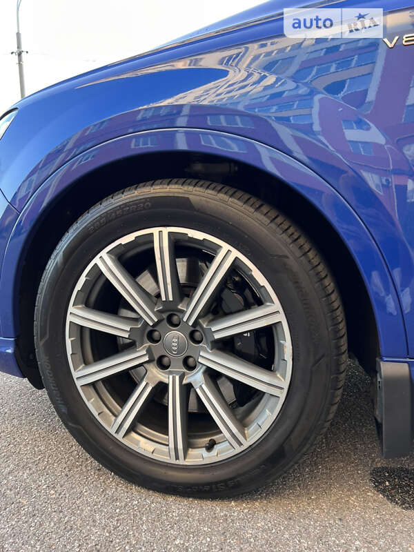 Позашляховик / Кросовер Audi SQ7 2017 в Києві