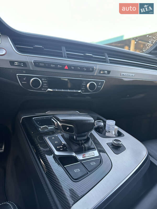 Внедорожник / Кроссовер Audi SQ7 2018 в Луцке