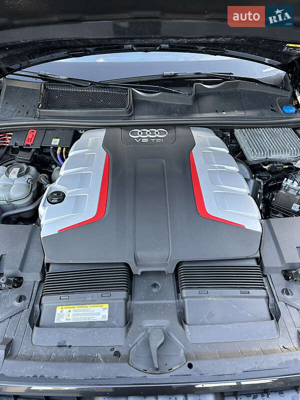 Внедорожник / Кроссовер Audi SQ7 2018 в Луцке