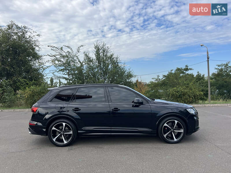 Внедорожник / Кроссовер Audi SQ7 2021 в Кривом Роге фото 9 Внедорожник / Кроссовер Audi SQ7 2021 в Кривом Роге