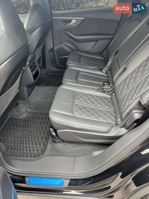 Внедорожник / Кроссовер Audi SQ7 2021 в Кривом Роге фото 24 Внедорожник / Кроссовер Audi SQ7 2021 в Кривом Роге