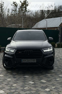 Внедорожник / Кроссовер Audi SQ7 2017 в Радомышле