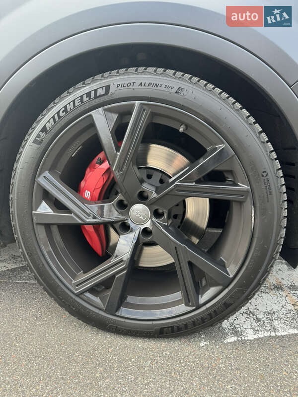 Внедорожник / Кроссовер Audi SQ7 2018 в Киеве