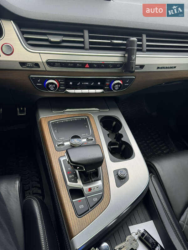 Внедорожник / Кроссовер Audi SQ7 2018 в Киеве