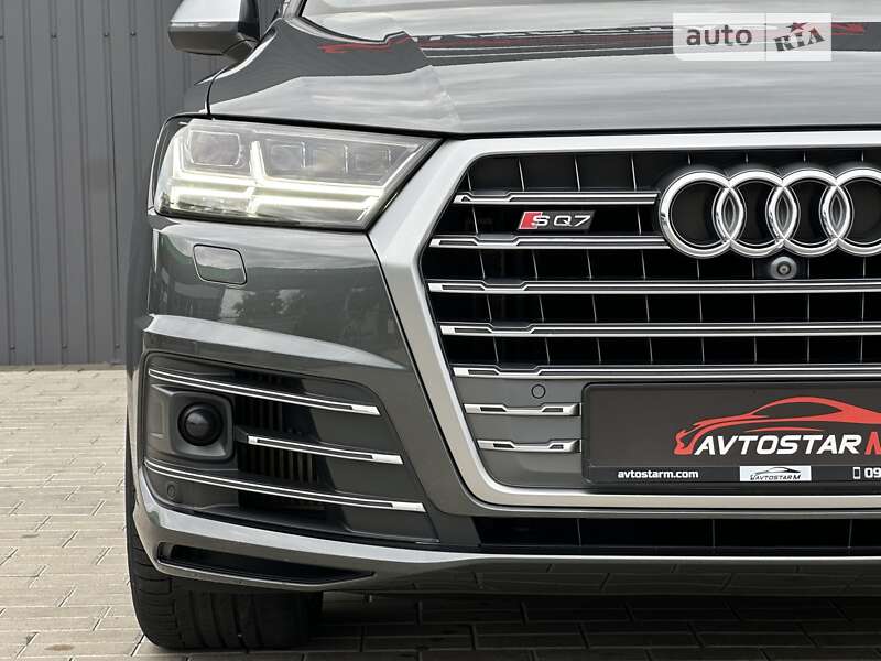 Позашляховик / Кросовер Audi SQ7 2017 в Мукачевому
