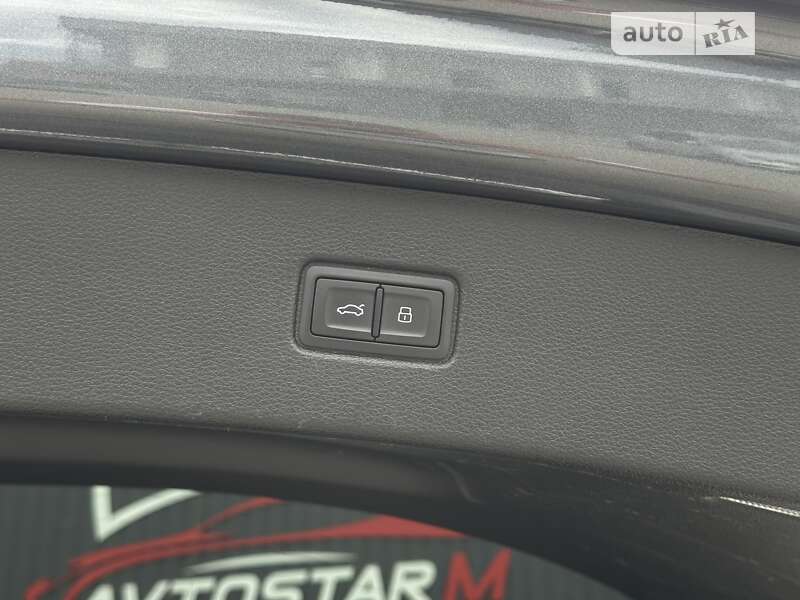 Позашляховик / Кросовер Audi SQ7 2017 в Мукачевому