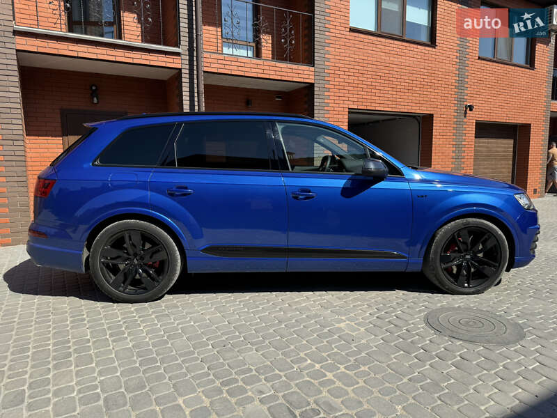 Внедорожник / Кроссовер Audi SQ7 2017 в Виннице
