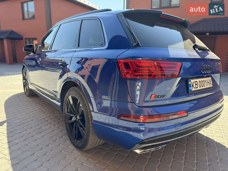 Внедорожник / Кроссовер Audi SQ7 2017 в Виннице