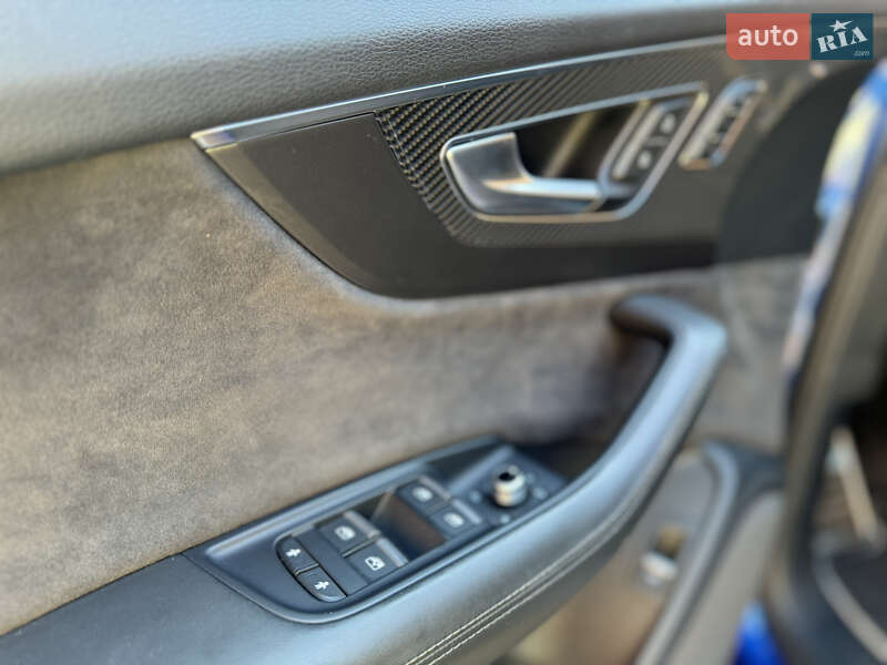 Внедорожник / Кроссовер Audi SQ7 2017 в Виннице