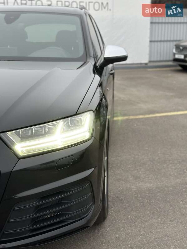 Внедорожник / Кроссовер Audi SQ7 2017 в Полтаве фото 10 Внедорожник / Кроссовер Audi SQ7 2017 в Полтаве