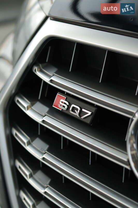 Внедорожник / Кроссовер Audi SQ7 2017 в Ужгороде