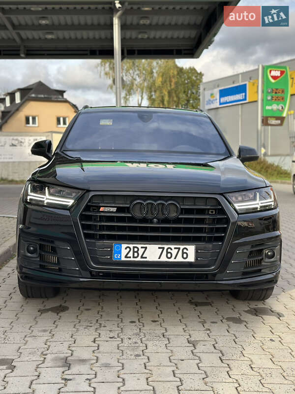 Внедорожник / Кроссовер Audi SQ7 2018 в Ужгороде
