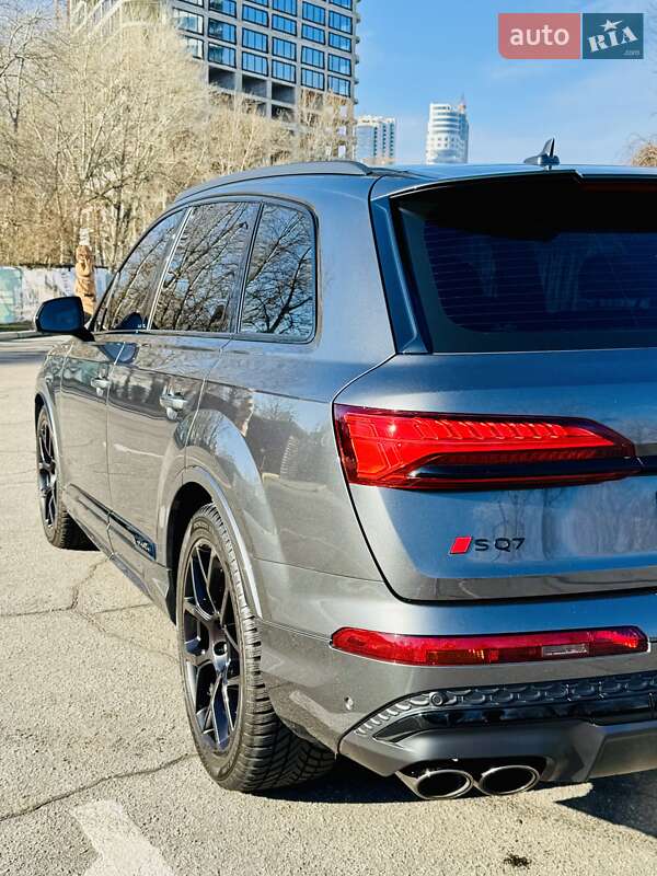 Внедорожник / Кроссовер Audi SQ7 2024 в Днепре