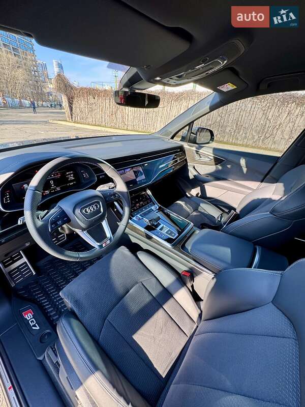 Внедорожник / Кроссовер Audi SQ7 2024 в Днепре