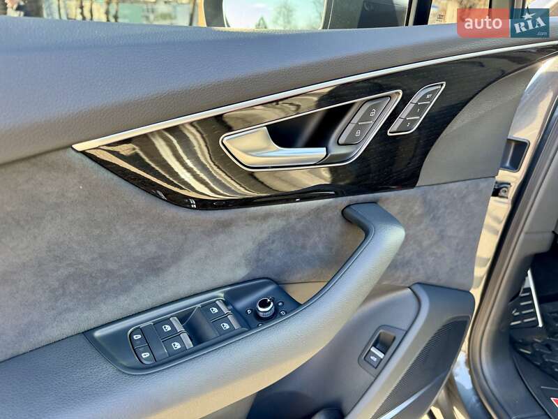 Внедорожник / Кроссовер Audi SQ7 2024 в Днепре
